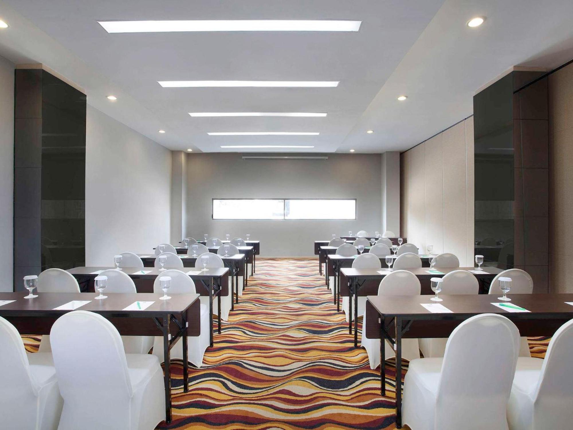 Ibis Styles Jakarta Airport Tangerang Exterior foto