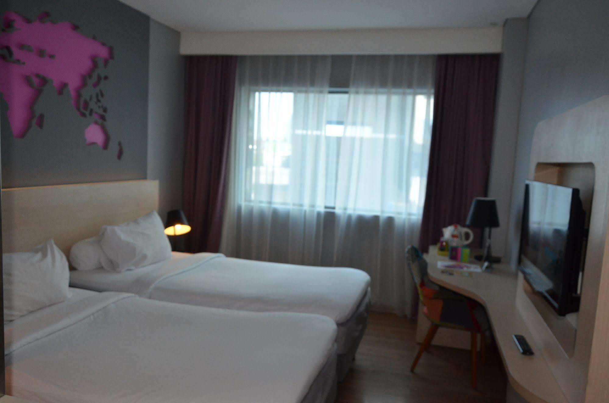 Ibis Styles Jakarta Airport Tangerang Exterior foto
