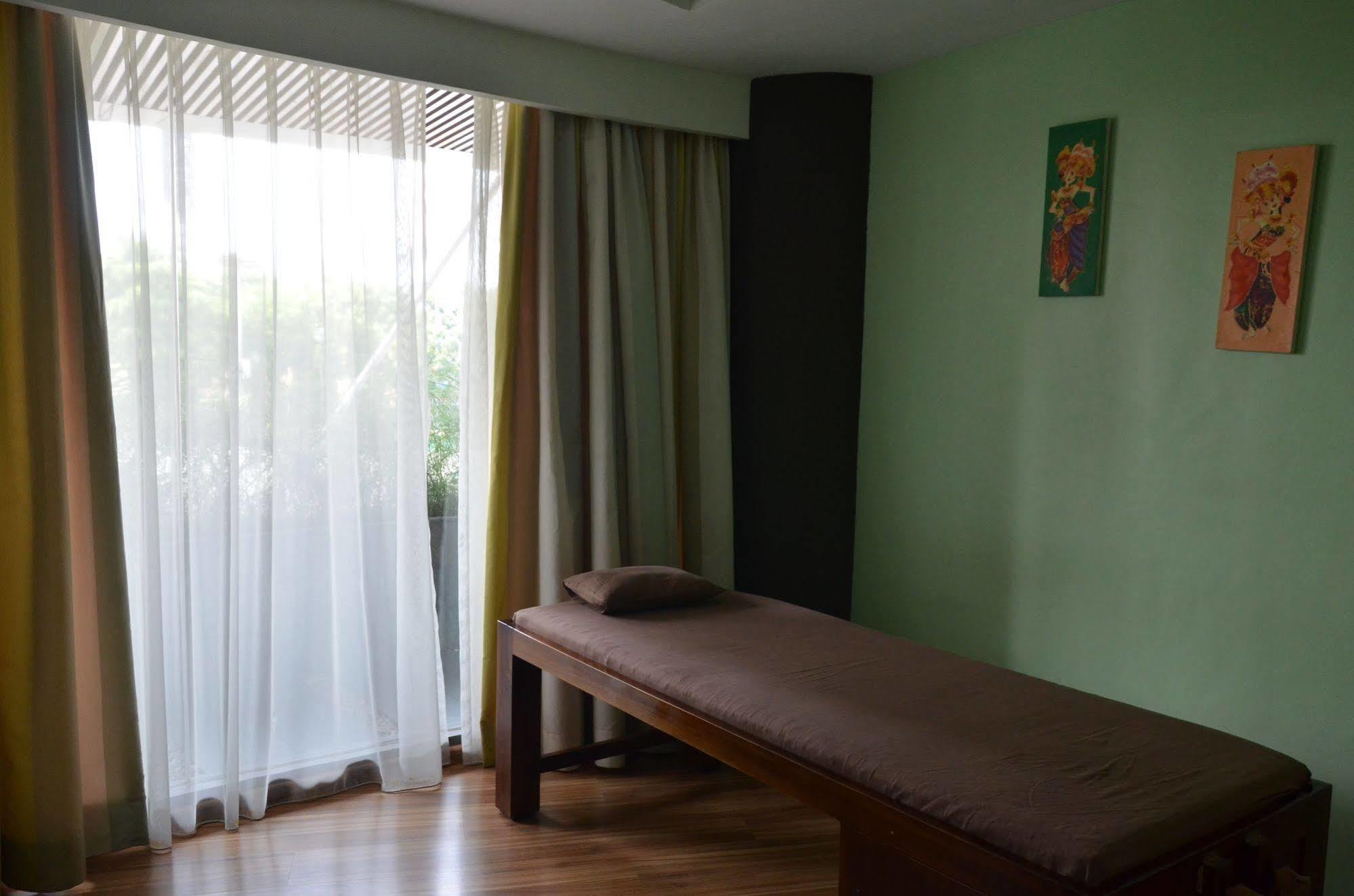 Ibis Styles Jakarta Airport Tangerang Exterior foto