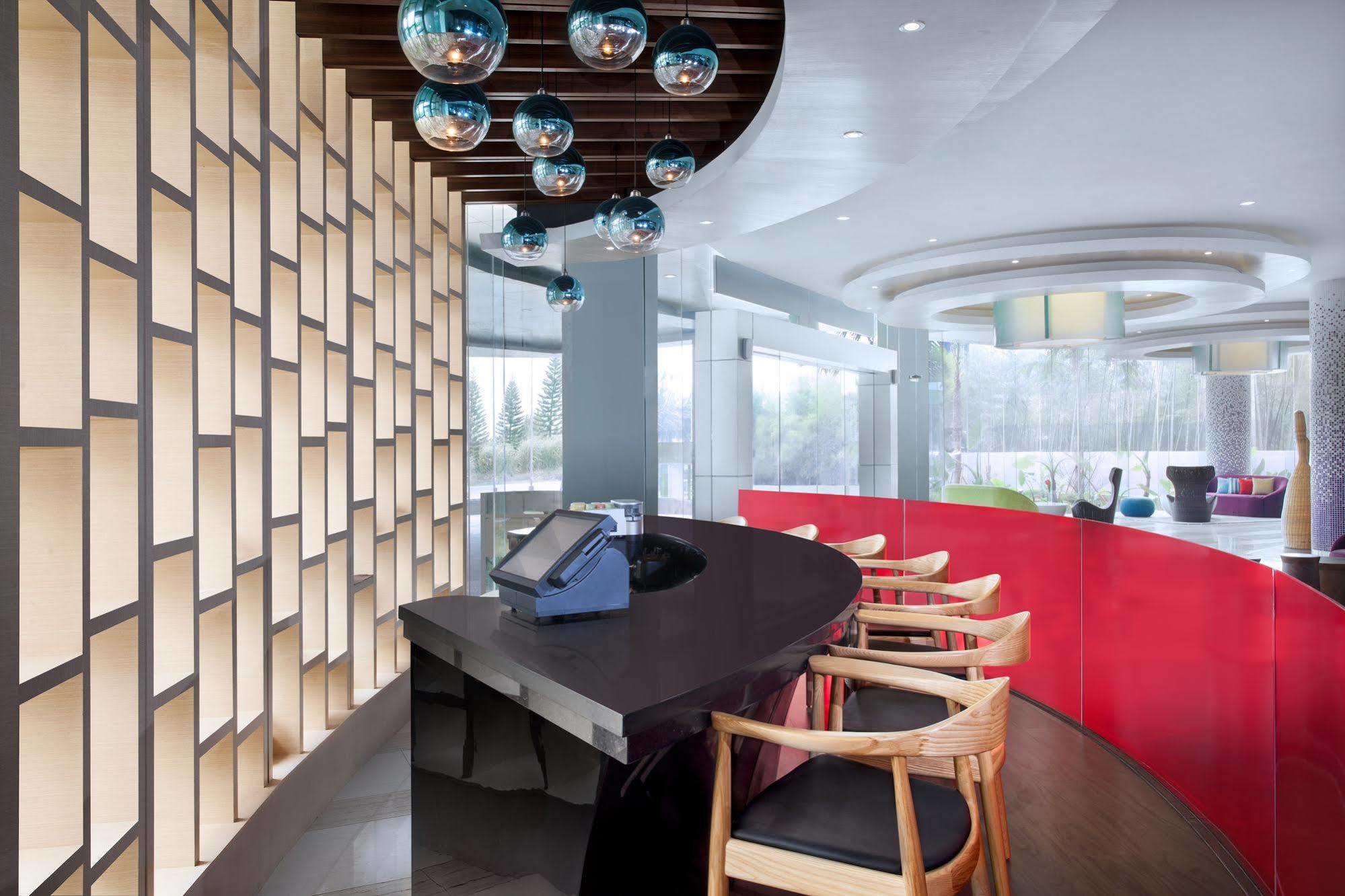 Ibis Styles Jakarta Airport Tangerang Exterior foto